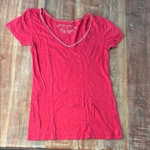 Vintage Stewart + Brown Raspberry V-neck tee with White Stitching at Neck